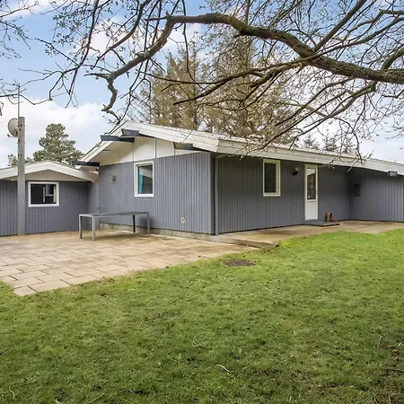 Gunvor - 1km From The Sea By Interhome *