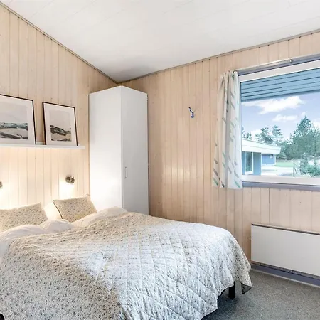 Gunvor - 1km From The Sea By Interhome *